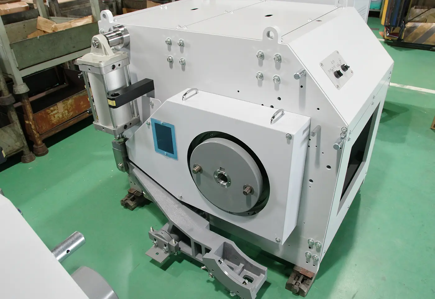 製織準備機械サプライスタンドの製造の様子